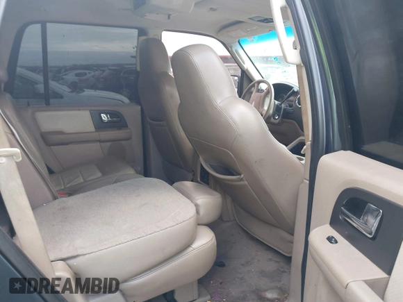 2006 Ford Expedition Eddie Bauer with VIN 1FMFU17506LA41284, listed as a IAAI auction lot 41462992 with 192,424 mi miles. Bid and sale history available at carsss.com. Image 8.