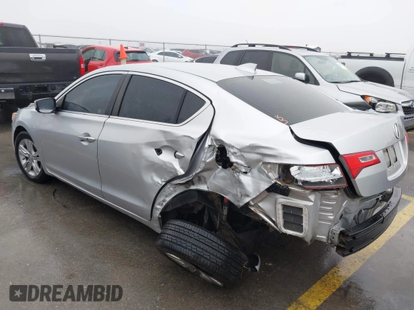 2013 Acura ILX with VIN 19VDE1F3XDE021230, listed as a IAAI auction lot 41586378 with 207,274 mi miles. Bid and sale history available at carsss.com. Image 3.