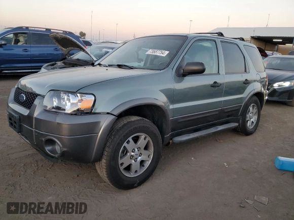 2005 Ford Escape XLT with VIN 1FMCU93105KD29752, listed as a Copart auction lot 73687754 with 199,362 mi miles and Salvage Title. Bid and sale history available at carsss.com. Image 1.