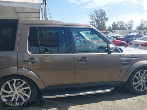 2016 Land Rover LR4 HSE with VIN SALAG2V67GA794744, listed as a IAAI auction lot 41702179 with 127,765 mi miles and . Bid and sale history available at DreamBid. Image 13.
