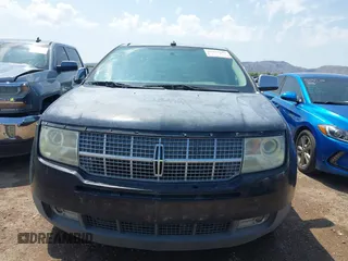 2007 Lincoln MKX z VIN 2LMDU68C07BJ40100, wystawiony jako IAAI lot #42429186 z przebiegiem 189 587 mil mil oraz . Historia ofert i sprzedaży dostępna na DreamBid. Obrazek 6.