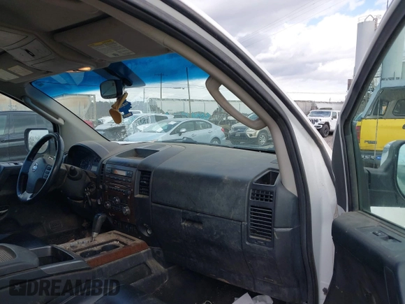 2011 Nissan Titan Pro-4X z VIN 1N6BA0EC8BN307959, wystawiony jako IAAI lot #41837097 z przebiegiem 160 672 mil mil oraz . Historia ofert i sprzedaży dostępna na DreamBid. Obrazek 5.
