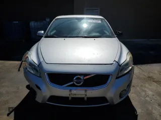 2011 Volvo C30 z VIN YV1672MK3B2233241, wystawiony jako Copart lot #71076394 z przebiegiem 107 843 mil mil oraz Szkody całkowita. Historia ofert i sprzedaży dostępna na DreamBid. Obrazek 5.