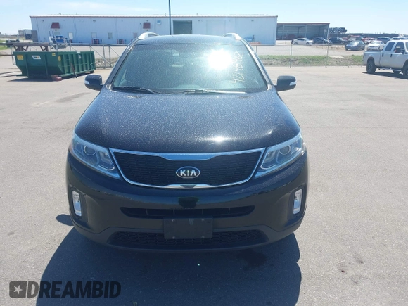 2015 Kia Sorento LX with VIN 5XYKTCA62FG562425, listed as a IAAI auction lot 42148462 with 158,170 mi miles. Bid and sale history available at carsss.com. Image 12.