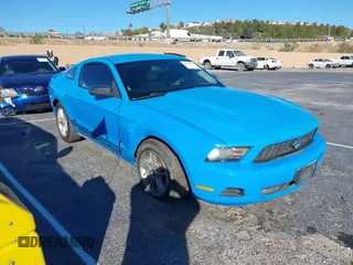 2010 Ford Mustang V6 with VIN 1ZVBP8AN9A5130695, listed as a IAAI auction lot 41321776 with 140,840 mi miles. Bid and sale history available at carsss.com. Image 1.