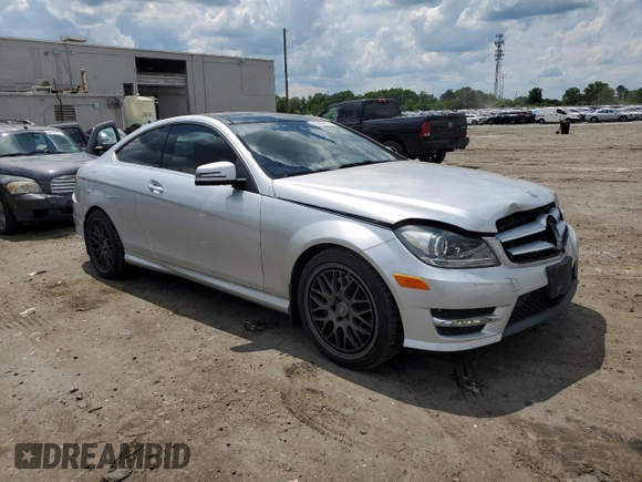 2013 Mercedes-Benz C 350 с VIN WDDGJ5HB5DG151711, выставлен на аукционе Copart как лот 56459235 с пробегом 67 714 миль миль и Списание • Salvage title. История ставок и продаж доступна на DreamBid. Изображение 4.