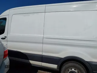 2017 Ford Transit with VIN 1FTYE2CM5HKA57289, listed as a IAAI auction lot 41946353 with 275,420 mi miles. Bid and sale history available at carsss.com. Image 15.