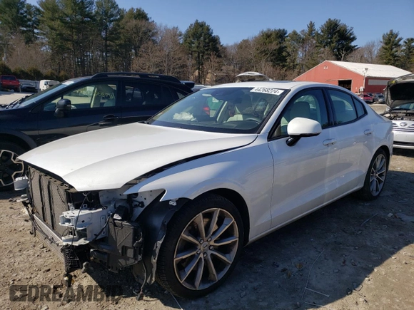 2021 Volvo S60 Momentum with VIN 7JRA22TK8MG096949, listed as a Copart auction lot 44268224 with 17,950 mi miles. Bid and sale history available at carsss.com. Image 1.