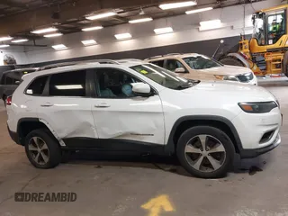 2019 Jeep Cherokee Limited z VIN 1C4PJMDXXKD294822, wystawiony jako IAAI lot #41995583 z przebiegiem 135 688 mil mil oraz . Historia ofert i sprzedaży dostępna na DreamBid. Obrazek 13.