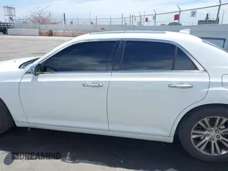 2016 Chrysler 300 C z VIN 2C3CCAEG3GH212241, wystawiony jako IAAI lot #42131477 z przebiegiem 179 973 mil mil oraz . Historia ofert i sprzedaży dostępna na DreamBid. Obrazek 14.