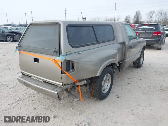 1998 GMC Sonoma with VIN 1GTCS1442W8521368, listed as a IAAI auction lot 41225556 with 108,201 mi miles. Bid and sale history available at carsss.com. Image 4.