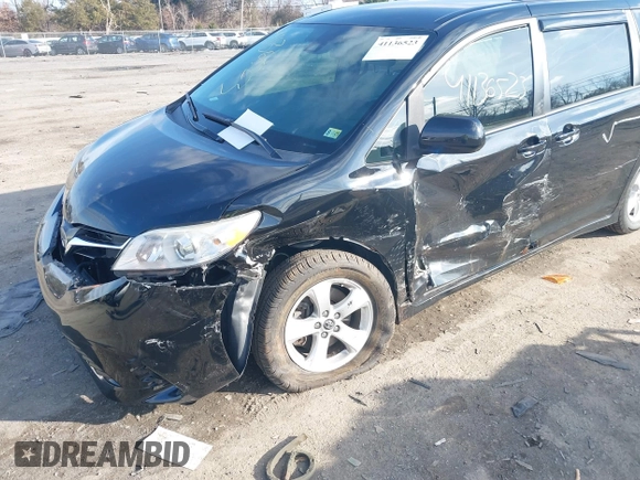 2018 Toyota Sienna LE Auto Access Seat с VIN 5TDKZ3DC8JS911678, выставлен на аукционе IAAI как лот 41136523 с пробегом 105 896 миль миль и . История ставок и продаж доступна на DreamBid. Изображение 6.