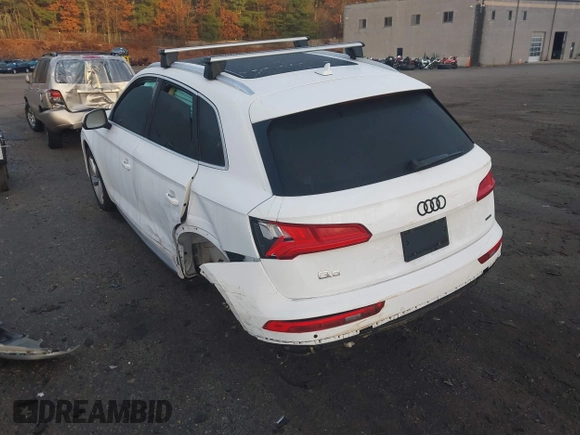 2020 Audi Q5 Premium Plus with VIN WA1BNAFY7L2012758, listed as a IAAI auction lot 40736399 with 1 mi miles. Bid and sale history available at carsss.com. Image 3.