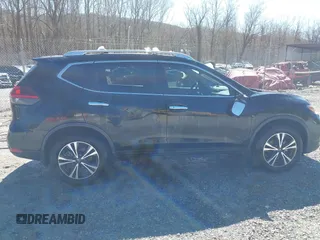 2020 Nissan Rogue SV with VIN JN8AT2MTXLW003411, listed as a IAAI auction lot 41811084 with 58,758 mi miles and . Bid and sale history available at carsss.com. Image 13.