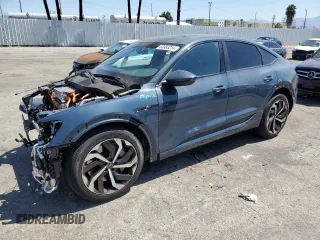 2024 Audi Q8 e-tron Sportback S line Premium Plus z VIN WA1CAAGE8RB036144, wystawiony jako Copart lot #63983214 z przebiegiem 4178 mil mil oraz Szkody całkowita. Historia ofert i sprzedaży dostępna na DreamBid. Obrazek 1.