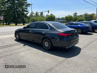 2022 Mercedes-Benz C 300 z VIN W1KAF4HB6NR043931, wystawiony jako Copart lot #61496945 z przebiegiem 102 028 mil mil oraz Czysty tytuł • Clean title. Historia ofert i sprzedaży dostępna na DreamBid. Obrazek 3.