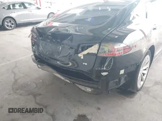 2017 Tesla Model S 60 z VIN 5YJSA1E17HF179051, wystawiony jako IAAI lot #42430013 z przebiegiem 201 174 mil mil oraz . Historia ofert i sprzedaży dostępna na DreamBid. Obrazek 20.