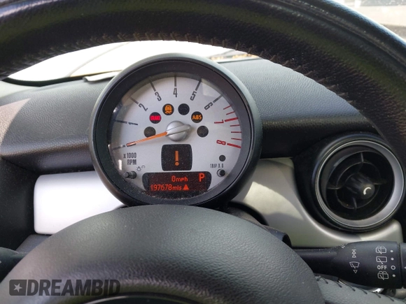 2012 MINI Hardtop with VIN WMWSU3C5XCT258709, listed as a IAAI auction lot 42265461 with 197,678 mi miles and . Bid and sale history available at DreamBid. Image 7.