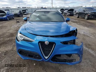 2018 Alfa Romeo Stelvio Ti Sport z VIN ZASFAKNN3J7B98256, wystawiony jako Copart lot #87103094 z przebiegiem 69 666 mil mil oraz Szkoda całkowita • Salvage title. Historia ofert i sprzedaży dostępna na DreamBid. Obrazek 5.