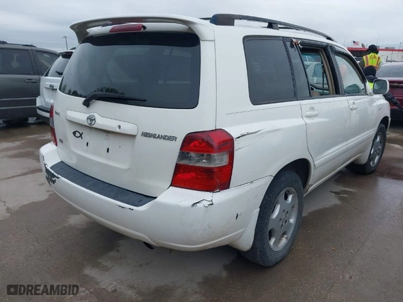 2004 Toyota Highlander with VIN JTEDP21A740028377, listed as a IAAI auction lot 41945237 with 206,315 mi miles. Bid and sale history available at carsss.com. Image 4.