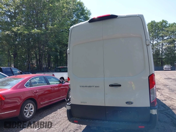 2022 Ford Transit Cargo z VIN 1FTBR3XG4NKA04700, wystawiony jako IAAI lot #42753263 z przebiegiem 80 467 mil mil oraz . Historia ofert i sprzedaży dostępna na DreamBid. Obrazek 16.