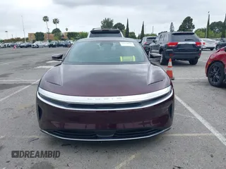 2023 Lucid Air Pure z VIN 50EA1PFA4PA006331, wystawiony jako IAAI lot #42213426 z przebiegiem 13 287 mil mil oraz . Historia ofert i sprzedaży dostępna na DreamBid. Obrazek 12.