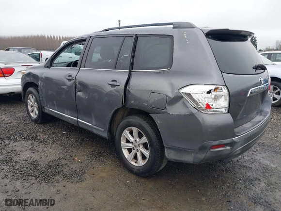 2011 Toyota Highlander with VIN 5TDZK3EH2BS024396, listed as a IAAI auction lot 41009975 with 188,597 mi miles. Bid and sale history available at carsss.com. Image 3.