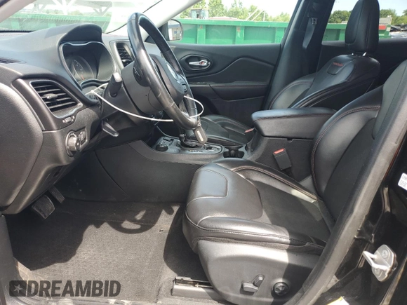 2020 Jeep Cherokee Trailhawk Elite with VIN 1C4PJMBN2LD546324, listed as a Copart auction lot 60826494 with 79,625 mi miles and Salvage title. Bid and sale history available at DreamBid. Image 7.