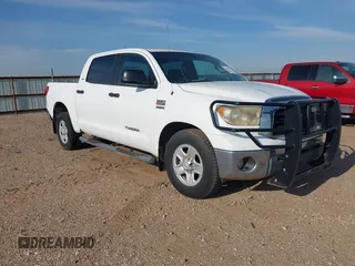 2008 Toyota Tundra z VIN 5TFDV54138X049795, wystawiony jako IAAI lot #42377145 z przebiegiem Nie podano mil oraz . Historia ofert i sprzedaży dostępna na DreamBid. Obrazek 1.