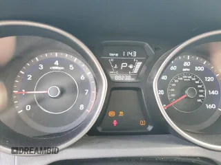 2016 Hyundai Elantra SE with VIN 5NPDH4AE2GH770371, listed as a Copart auction lot 61814115 with 88,238 mi miles and Salvage title. Bid and sale history available at DreamBid. Image 9.