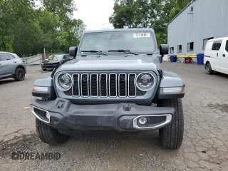 2025 Jeep Wrangler Sahara with VIN 1C4RJXP6XSW585466, listed as a Copart auction lot 62947775 with 1,538 mi miles and Clean title. Bid and sale history available at DreamBid. Image 5.
