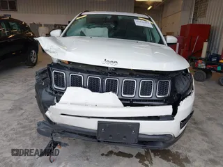 2018 Jeep Compass Latitude with VIN 3C4NJCBB3JT502380, listed as a IAAI auction lot 42144953 with Not provided miles and . Bid and sale history available at DreamBid. Image 6.