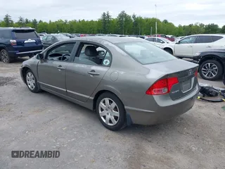 2006 Honda Civic LX z VIN 2HGFA165X6H525119, wystawiony jako IAAI lot #42314196 z przebiegiem 121 752 mil mil oraz . Historia ofert i sprzedaży dostępna na DreamBid. Obrazek 3.