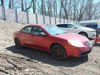 2008 Pontiac G6 with VIN 1G2ZG57B084263895, listed as a IAAI auction lot 42067350 with 101,697 mi miles. Bid and sale history available at carsss.com. Image 1.
