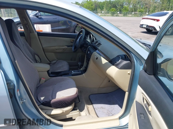 2007 Mazda 3 i Sport with VIN JM1BK32F271707045, listed as a IAAI auction lot 42166852 with 101,693 mi miles. Bid and sale history available at carsss.com. Image 5.