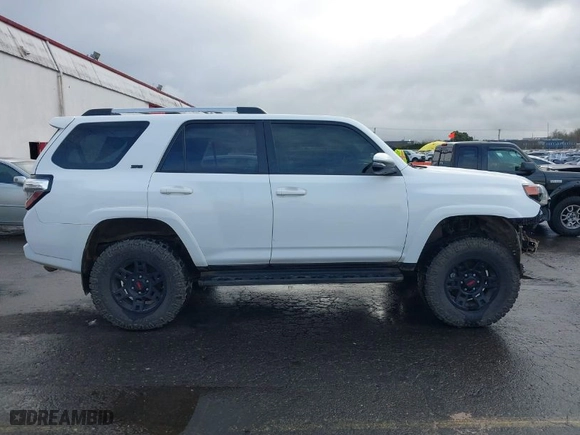 2020 Toyota 4Runner SR5 with VIN JTEBU5JR4L5812184, listed as a IAAI auction lot 41206002 with 69,278 mi miles. Bid and sale history available at carsss.com. Image 14.