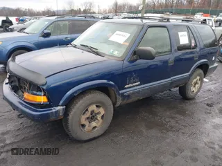 2004 Chevrolet Blazer LS z VIN 1GNDT13X54K156205, wystawiony jako IAAI lot #40983841 z przebiegiem 191 877 mil mil oraz . Historia ofert i sprzedaży dostępna na DreamBid. Obrazek 2.