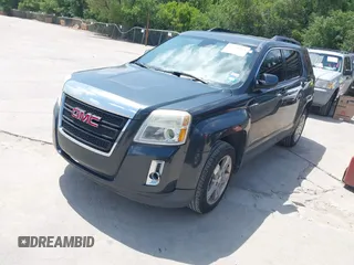 2013 GMC Terrain SLT z VIN 2GKALUEK2D6158550, wystawiony jako IAAI lot #42770145 z przebiegiem 159 689 mil mil oraz . Historia ofert i sprzedaży dostępna na DreamBid. Obrazek 2.