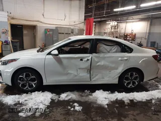 2021 Kia Forte FE with VIN 3KPF24AD5ME268116, listed as a IAAI auction lot 41546522 with 37,860 mi miles. Bid and sale history available at carsss.com. Image 6.