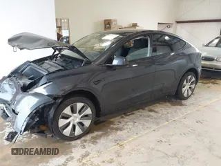 2024 Tesla Model Y с VIN 7SAYGDED4RF072600, выставлен на аукционе IAAI как лот 42242977 с пробегом 8 208 миль миль и . История ставок и продаж доступна на DreamBid. Изображение 17.