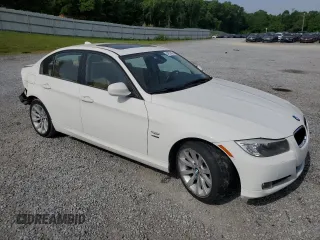 2011 BMW 3 Series 328i xDrive z VIN WBAPK7C53BF087219, wystawiony jako Copart lot #54979425 z przebiegiem 74 030 mil mil oraz Szkoda całkowita • Salvage title. Historia ofert i sprzedaży dostępna na DreamBid. Obrazek 4.
