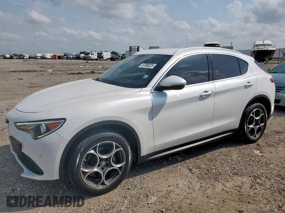 2018 Alfa Romeo Stelvio Ti z VIN ZASFAKBN9J7B76119, wystawiony jako Copart lot #57580225 z przebiegiem 111 851 mil mil oraz Czysty tytuł • Clean title. Historia ofert i sprzedaży dostępna na DreamBid. Obrazek 1.