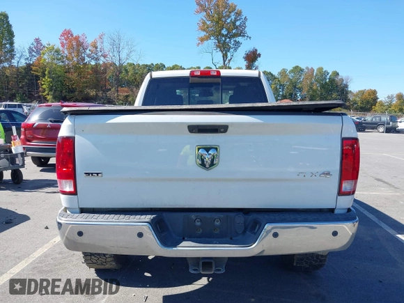 2018 Ram 2500 Big Horn with VIN 3C6UR5DL3JG275665, listed as a IAAI auction lot 40649632 with 64,985 mi miles. Bid and sale history available at carsss.com. Image 16.