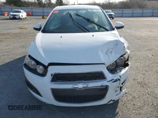 2016 Chevrolet Sonic LS z VIN 1G1JA6SG6G4151340, wystawiony jako Copart lot #50877315 z przebiegiem 117 210 mil mil oraz Szkoda całkowita • Salvage title. Historia ofert i sprzedaży dostępna na DreamBid. Obrazek 5.