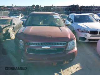 2010 Chevrolet Tahoe LTZ z VIN 1GNUCCE03AR183627, wystawiony jako IAAI lot #40912231 z przebiegiem 234 841 mil mil oraz . Historia ofert i sprzedaży dostępna na DreamBid. Obrazek 12.