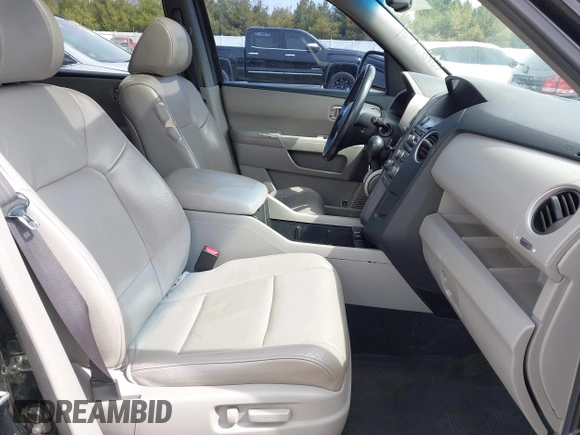 2014 Honda Pilot EX-L with VIN 5FNYF4H57EB009635, listed as a IAAI auction lot 41915219 with 272,017 mi miles. Bid and sale history available at carsss.com. Image 5.