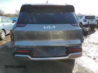 2024 Kia EV9 Land with VIN KNDADFS51R6034933, listed as a Copart auction lot 42674845 with 4,270 mi miles and Salvage Title. Bid and sale history available at carsss.com. Image 6.