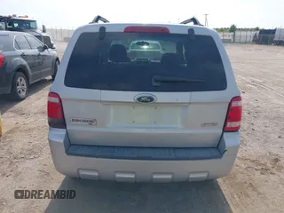 2008 Ford Escape XLT with VIN 1FMCU93188KD05798, listed as a IAAI auction lot 42497044 with 215,954 mi miles and . Bid and sale history available at DreamBid. Image 16.