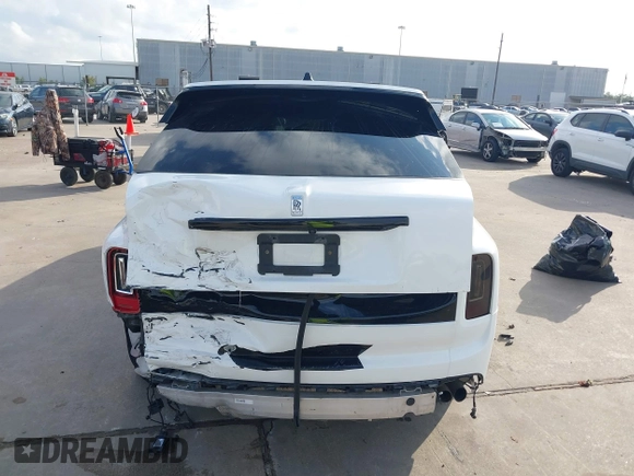2020 Rolls-Royce Cullinan z VIN SLATV4C05LU200555, wystawiony jako IAAI lot #40801902 z przebiegiem 30 397 mil mil oraz . Historia ofert i sprzedaży dostępna na DreamBid. Obrazek 17.