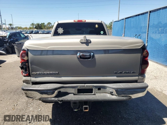 2005 Chevrolet Silverado 1500 Work Truck z VIN 1GCEC19X05Z291296, wystawiony jako Copart lot #48926825 z przebiegiem 282 858 mil mil oraz Szkoda całkowita • Salvage title. Historia ofert i sprzedaży dostępna na DreamBid. Obrazek 6.